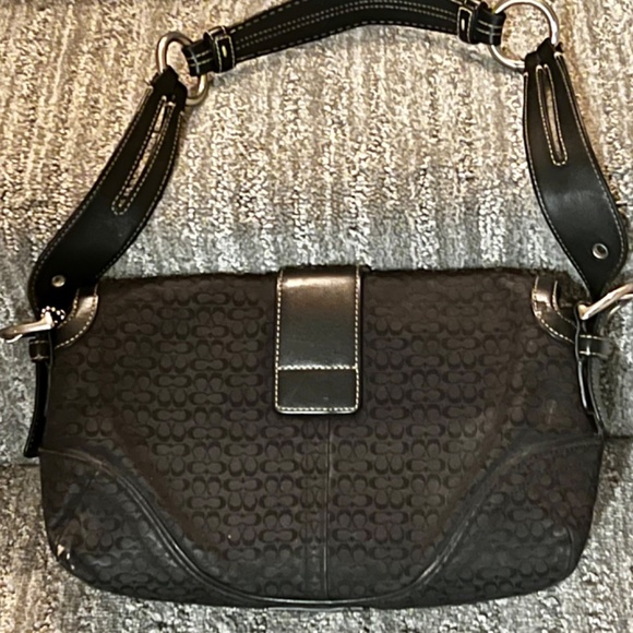Coach Purse - great condition! - Picture 6 of 8
